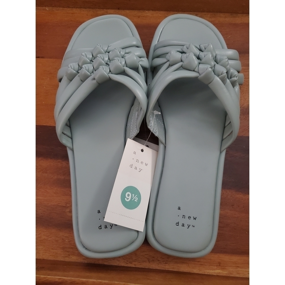 A New Day Dulce Padded Knot Slide Sandals - Picture 8 of 13